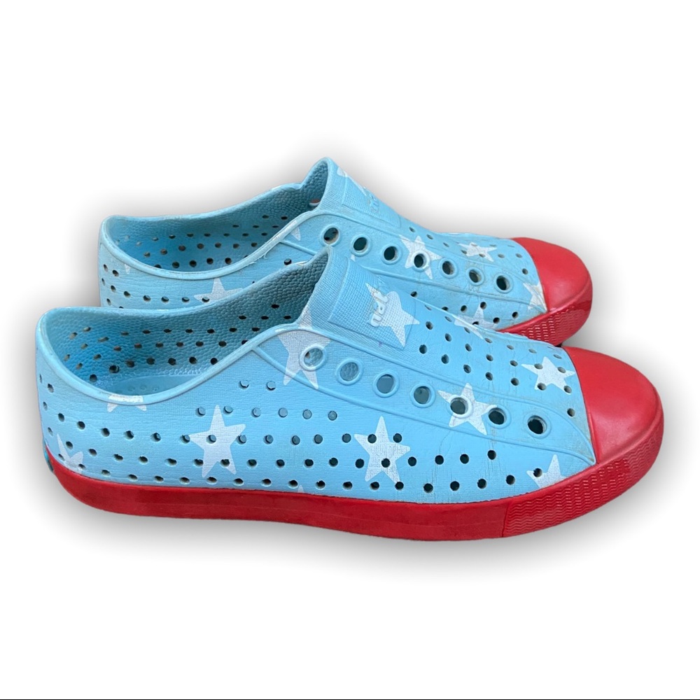 Native Shoes Light Blue and Red Star Slip-On Sandals